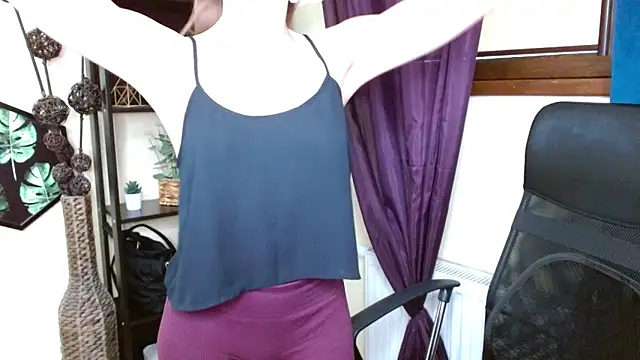 emillyplay - EmillyPlay's free webcam - UK Sex Cams