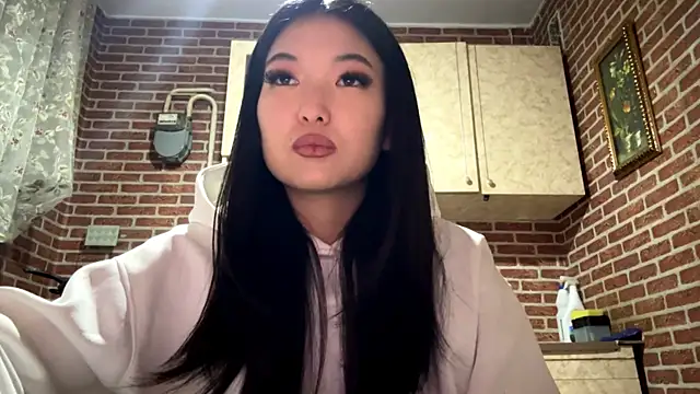 emmaleexth - EmmaLeexth's free webcam - UK Sex Cams