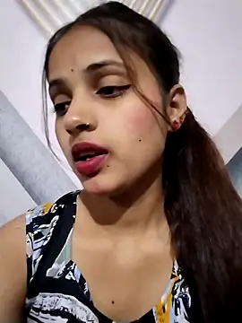 Webcam Model (Naina11100)  is live.Free join now!