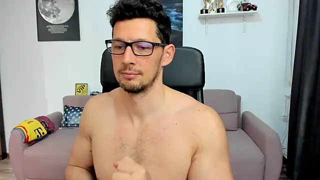 brutusk08 (Ask my age) - Get me naked in front of everyone