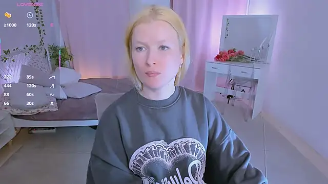 laly_peach - Laly_Peach's free webcam - UK Sex Cams