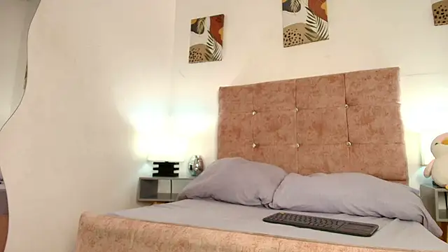 annie_bonnie_ (F teen) - Show tits