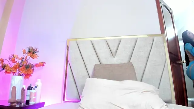 SeleneLujan webcam stripchat model stream image