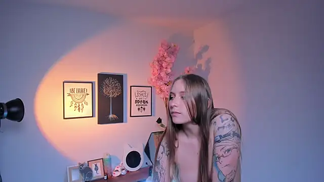 siouxsie_cenobite (F young) - (∩^o^)⊃━☆ Naked + squirt (2 min control)