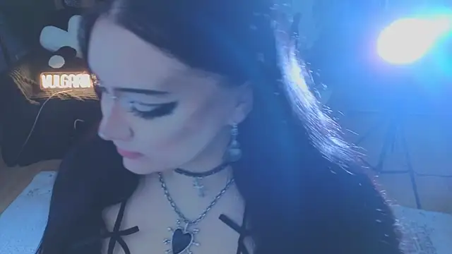 vulagarmanners_ (F teen) - STROKE IT AND EYES CONTACT