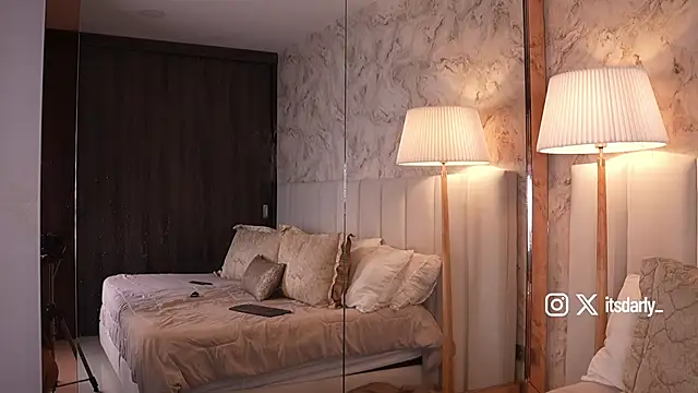 itsdarly (F young) - Spank ass