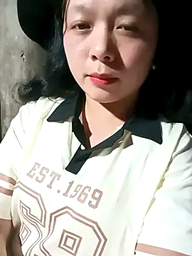 lisa-bae00 - Lisa-bae00's free webcam - UK Sex Cams