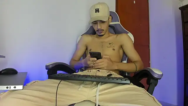 yankees_xxx (M young) - naked me🍆👀