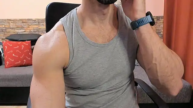 HotHunkTrainer live sex cam