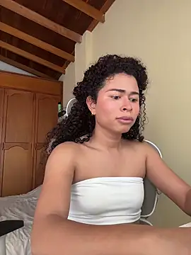GabriSaenz live sex cam