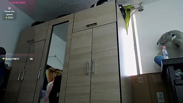 sr_jaeger (Ask my age) - oil on hot muscles!