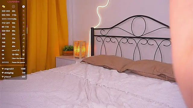 veronacritchlow (F young) - spank me in doggy