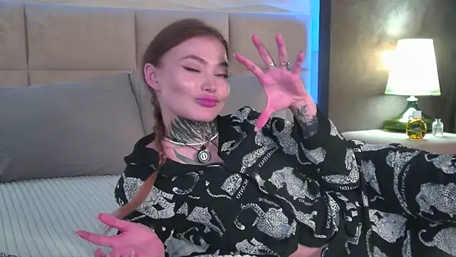 ariwild (F young) - Enjoy your meal