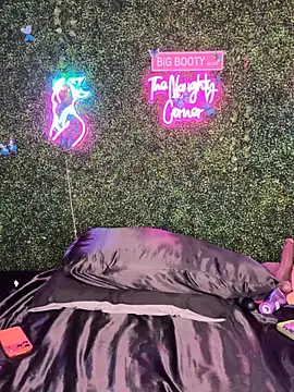 Webcam Model (RenaThickAss)  is live.Free join now!