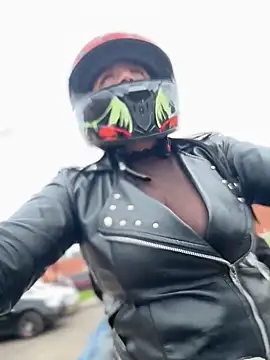 -mia1 - -Mia1's free webcam - UK Sex Cams