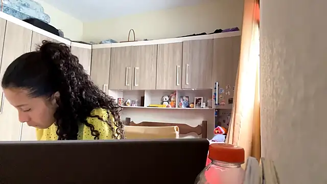 KayleenStoyanoff live sex cam