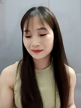 Webcam Model (-Dumi-)  is live.Free join now!