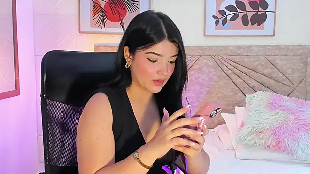 emmablossom - EmmaBlossom's free webcam - UK Sex Cams