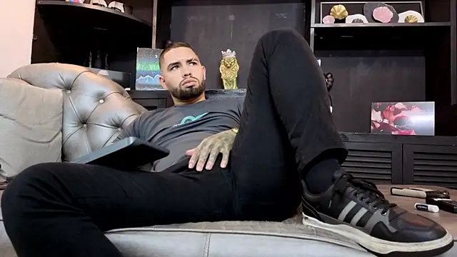 matteosantos Live Webcam on Stripchat