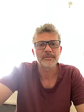 max219 Live Webcam on Stripchat