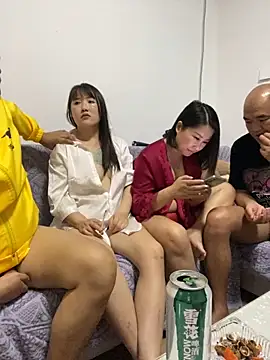 xiaotiantian-10 Live Webcam on Stripchat