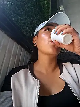 CAROLINE__07 Live Webcam on Stripchat