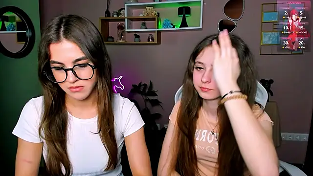 rebecca_smile Live Webcam on Stripchat