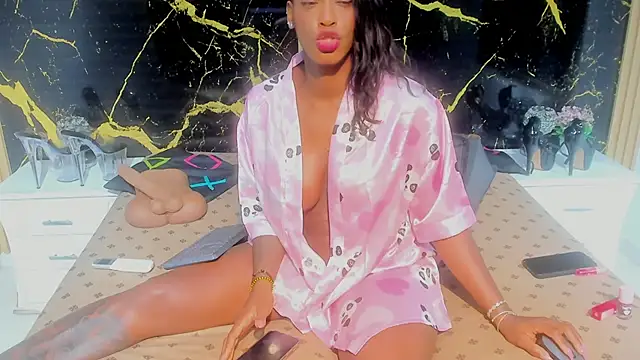 NahomyOwen live sex cam