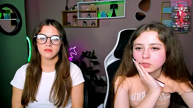 rebecca_smile Live Webcam on Stripchat