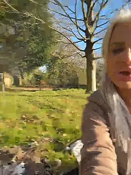 AliceDx Live Webcam on Stripchat