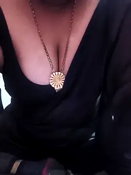 tamil-riya (F young) - boobs in oil