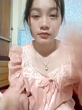 little-green-sprout - Little-green-sprout's free webcam