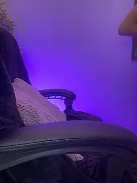 Webcam Model (aurora_ec)  is live.Free join now!