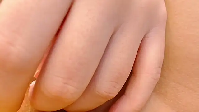 riseshu Live Webcam on Stripchat