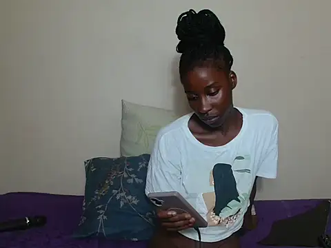 AfricanMelaninDoll webcam