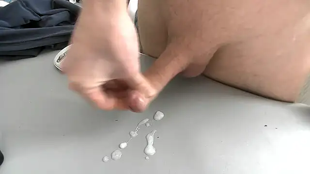 sperma_tributes (Ask my age) - Abspritzen / Cum