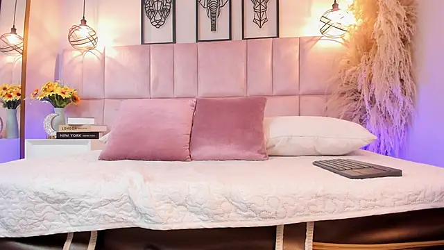 irina__collins (F young) - Spank ass 🍑