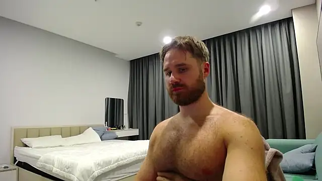 LorenzoLux live sex cam