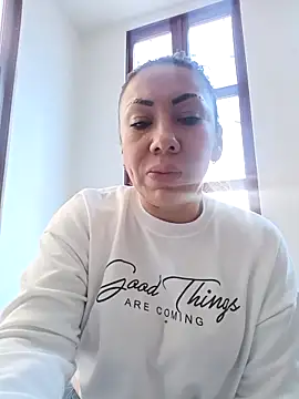 Webcam Model (coral_smitth) is live