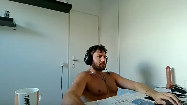 alpha-hunk - Alpha-hunk's free webcam - UK Sex Cams