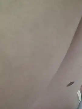 queensoreal - QueenSoreal's free webcam - UK Sex Cams