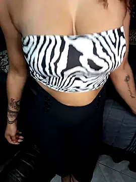 Webcam Model (NenisJessicaOchoa) is live