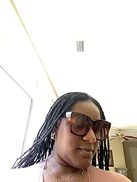 cocogoddess_ (F young) - Squirt in your face 😌💦