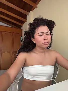 GabriSaenz live sex cam