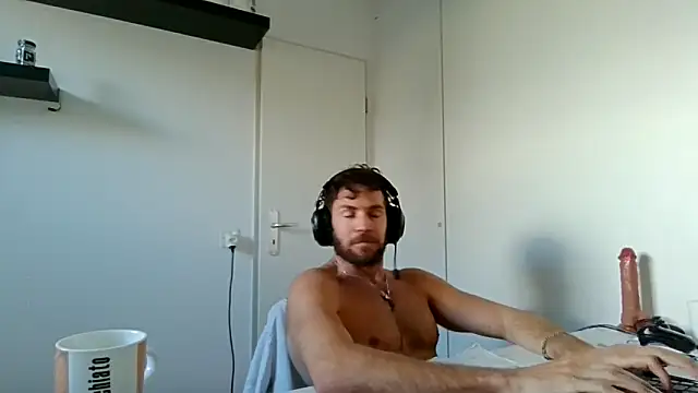 alpha-hunk live sex cam
