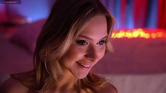 tella_dream (F teen) - Hand in panties