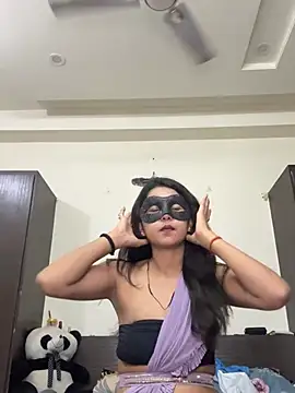 Webcam Model (raavigirl) is live