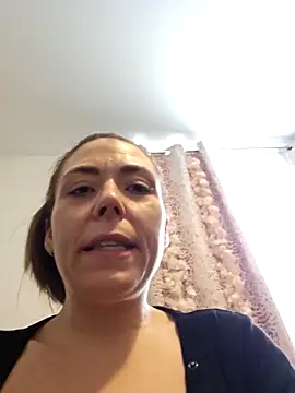 ellie-elizabeth - Ellie-Elizabeth's free webcam - UK Sex Cams