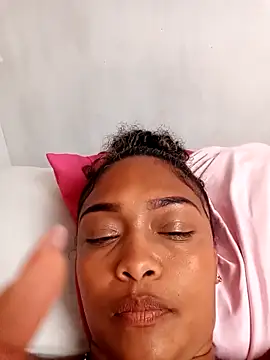 Webcam Model (BiiancaEstradaa)  is live.Free join now!