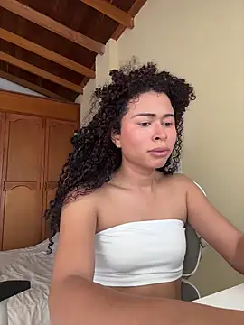 GabriSaenz live sex cam